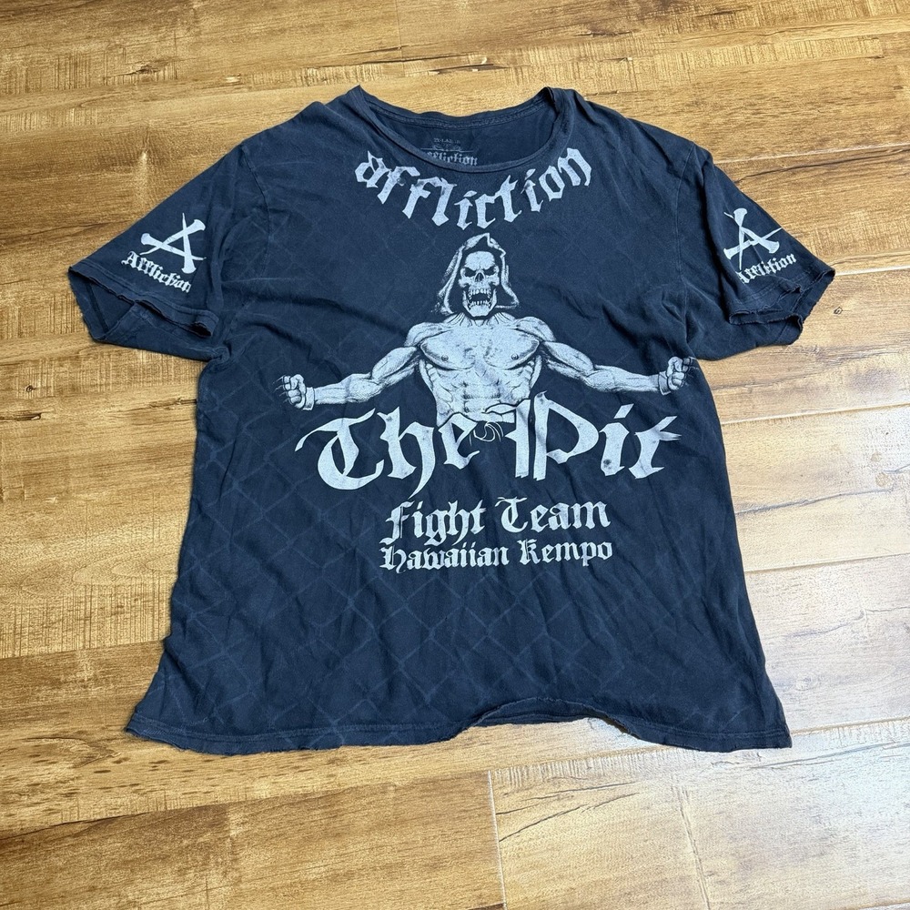 Vintage Y2K Affliction Signature Series The Pit Fight Team Hawaiian Kempo TShirt